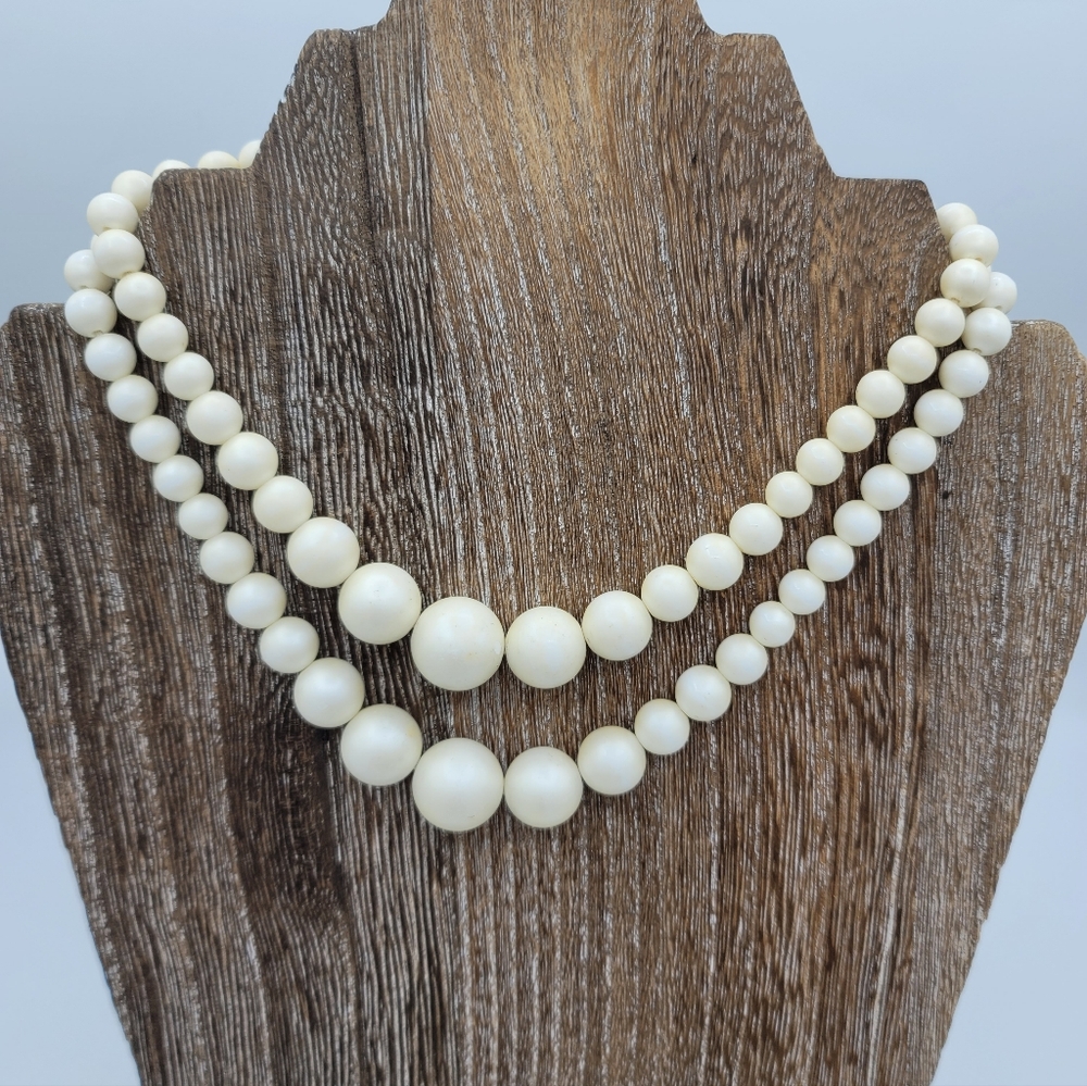 White Graduated Beaded Necklace Double Strand Filigree Clasp Classic 60s Vintage
